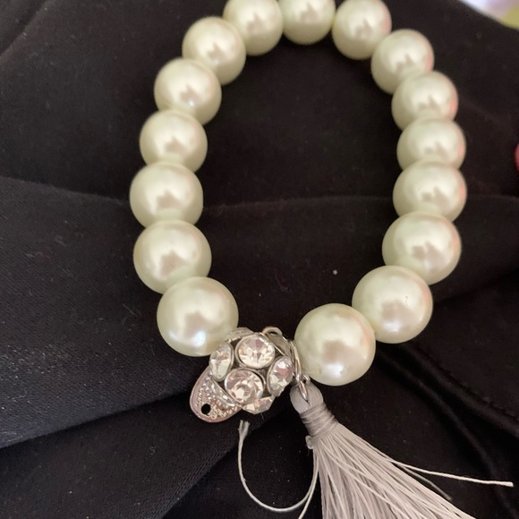 Pearl bobble Bracelet - Picture 4 of 4